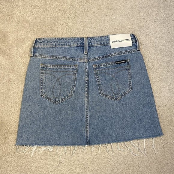 Denim Skirt CALVIN KLEIN JEANS Women's W27 4 Small Frayed Hem Light Wash Logo - Picture 11 of 12